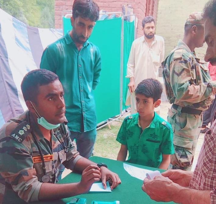 Army holds free mega medical, veterinary camp at Trikanjan Boniyar