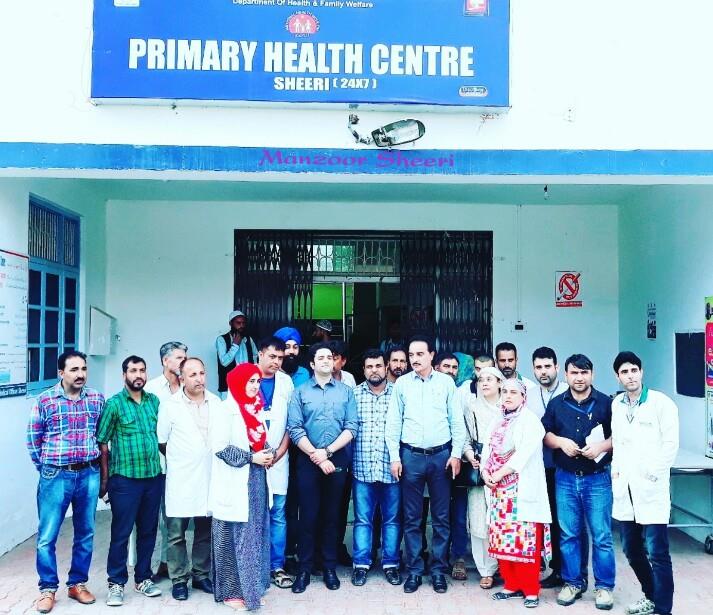 Union Secretary Athar Khan takes stock of health facilities in north Kashmir
