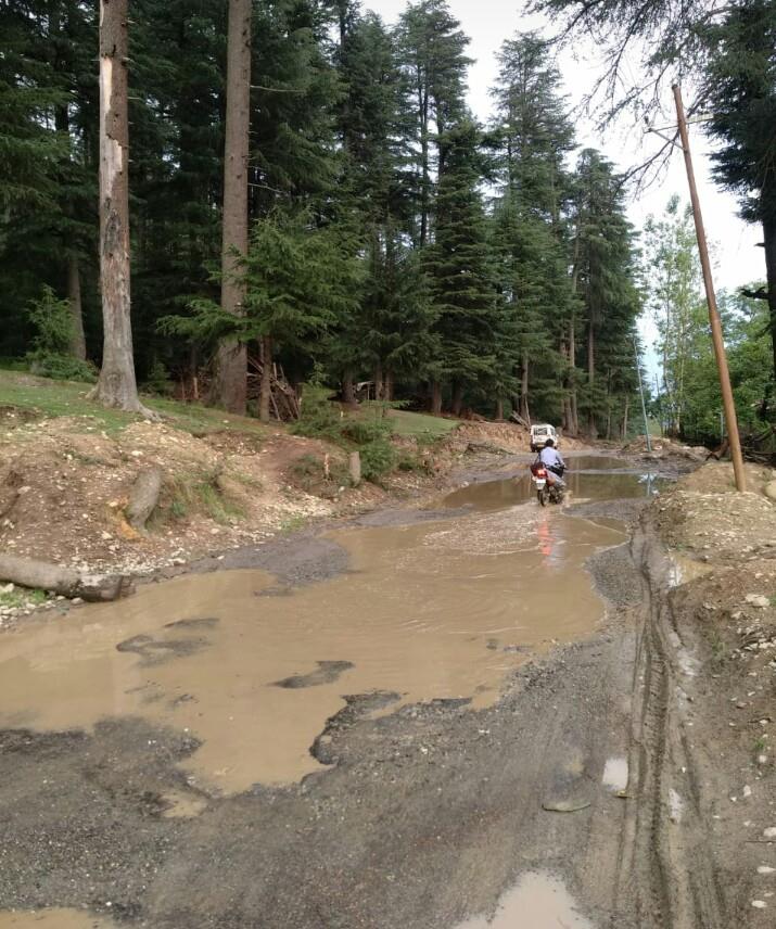 PHE damaged Pipes flood Naugam Handwara road as 2 core rupees compensation remains untraceable