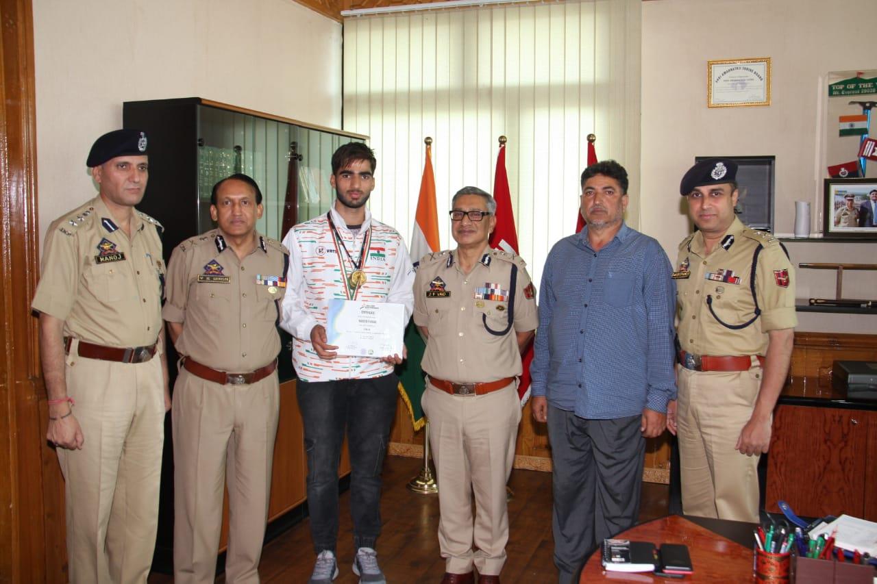 DGP assures assistance to Wushu Player Naveed Farooq
