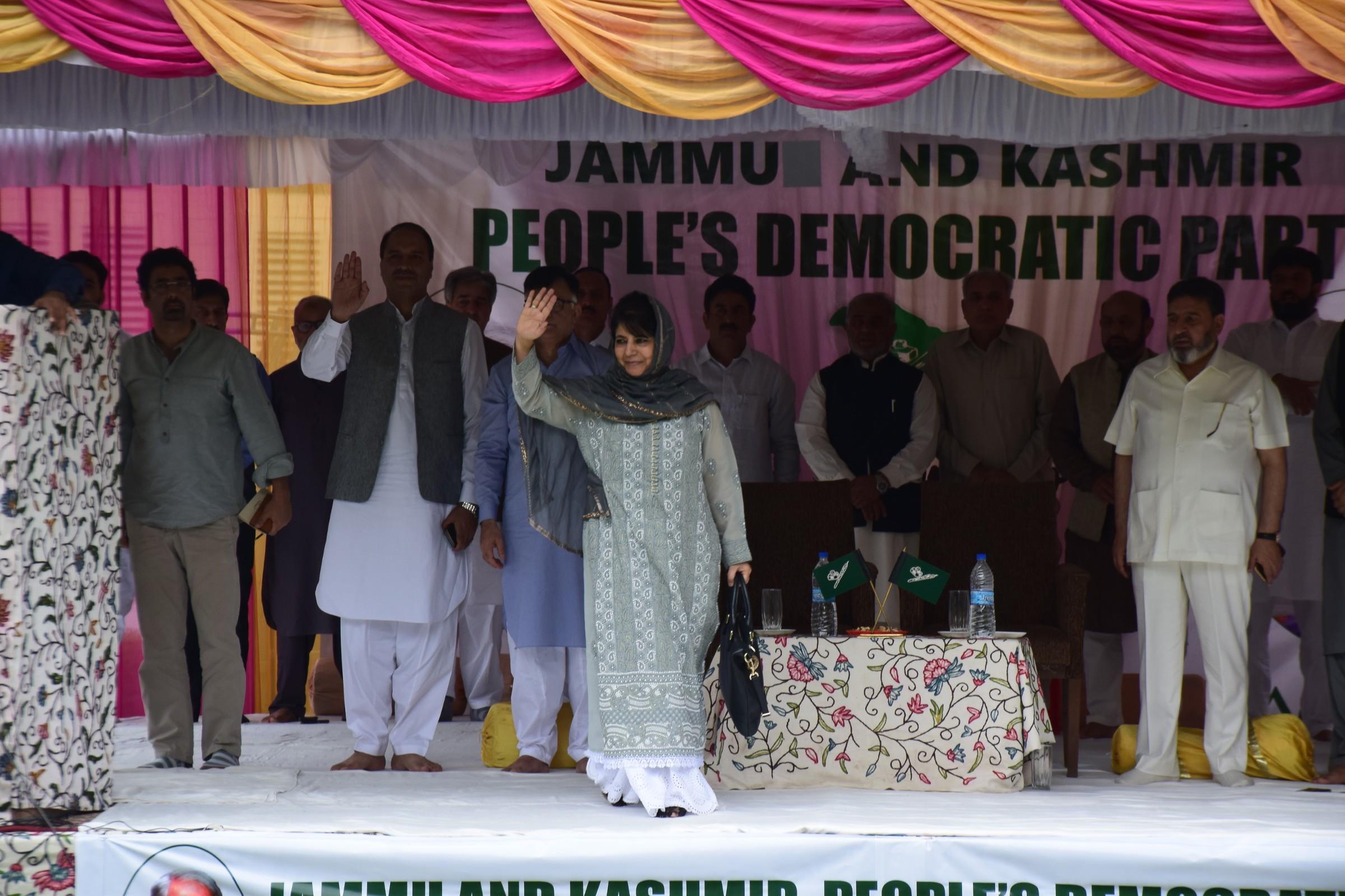 Reciprocate bonhomie offer of Imran: Mehbooba tells Modi