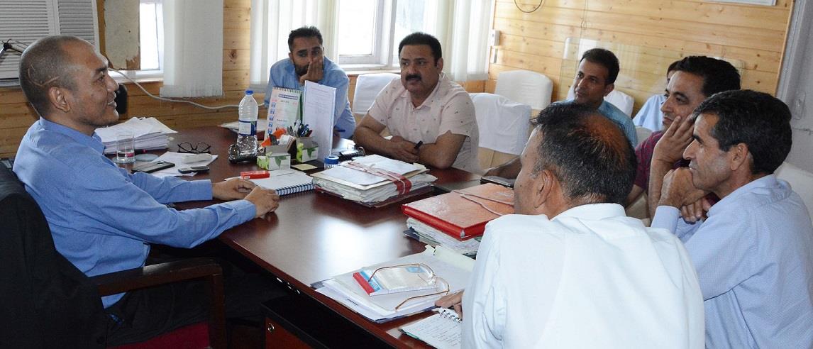 Secy Tourism reviews preparedness for Kashmir festival