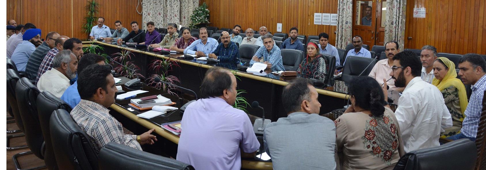 DC Srinagar reviews Independence Day arrangements