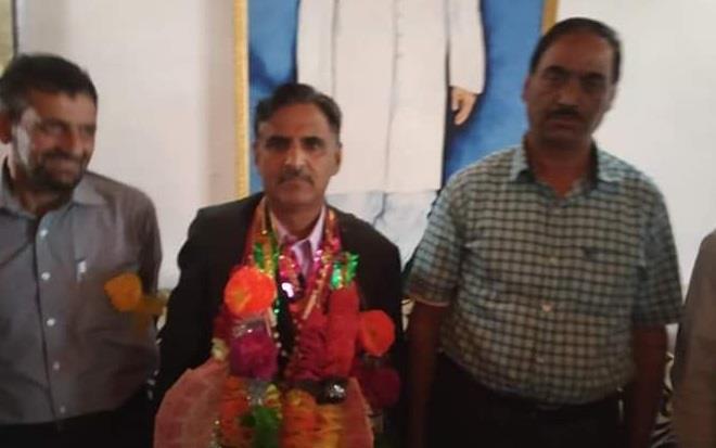 Dr Sonaullah Qureshi gets a warm send off at Distt Hospital Handwara