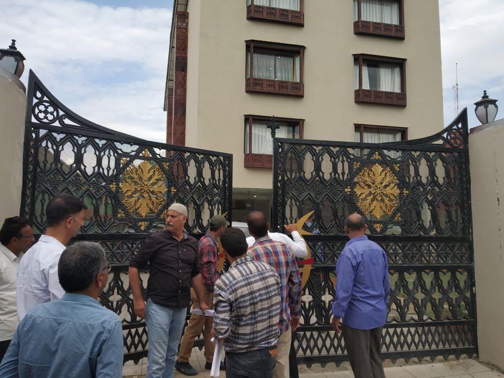 SMC seals Saffron guest house at Gogji bagh