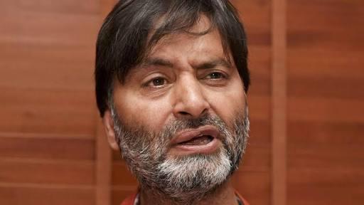 Police raids JKLF chairman Yasin Malik's residence this evening