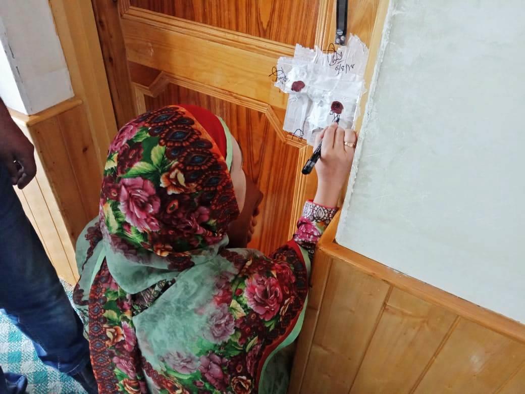 DHSK seals illegally running clinic at Khanmoh, Srinagar