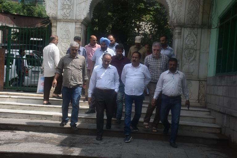 Commissioner SMC tours city shrines, other areas ahead of Eid-ul-Adha