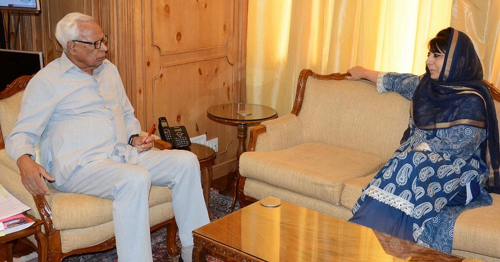 Former CM meets Governor