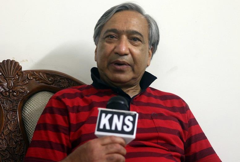 Tarigami greets people on Eid