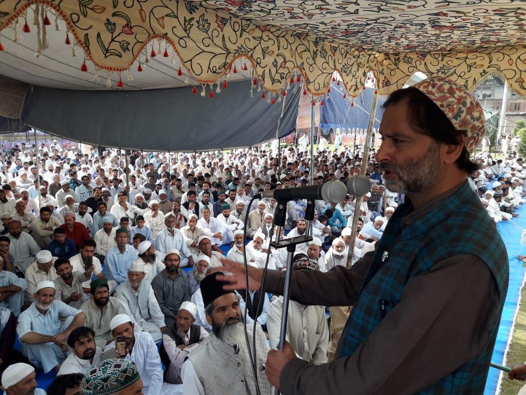 Malik addresses gathering at Jenab Sahib Soura
