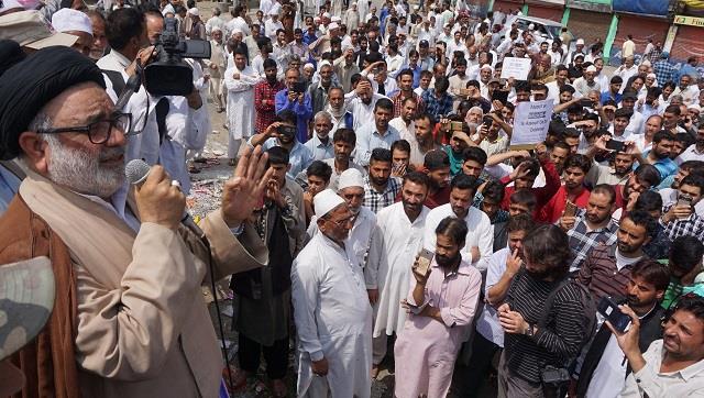 Aga Hassan leads a protest march in support of Art 35 A in Budgam