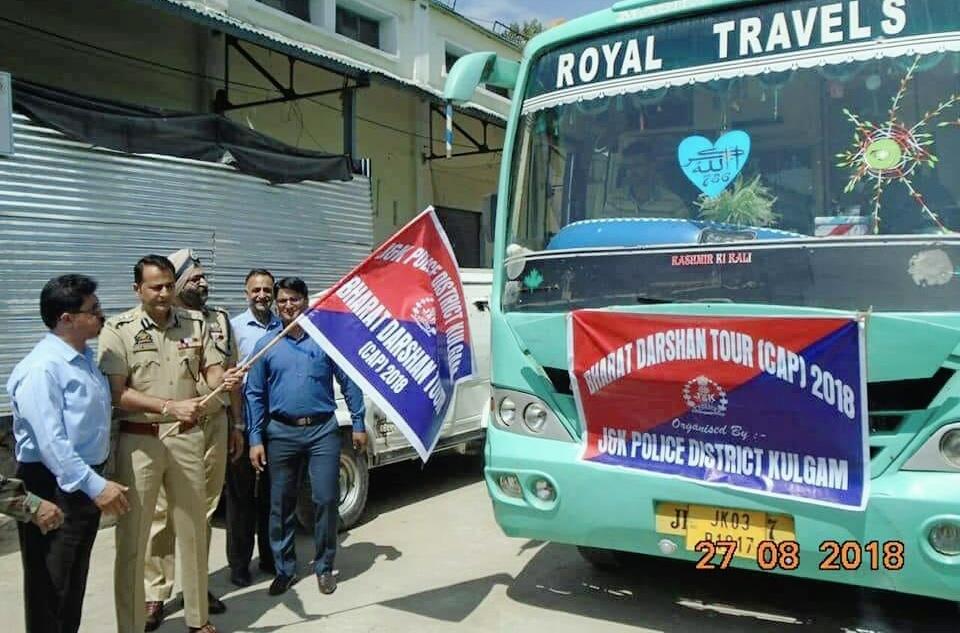 DIG South Kashmir flags off Bharat Darshan Tour in Kulgam