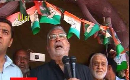 100 prominent workers from PDP, NC join Congress in Uri