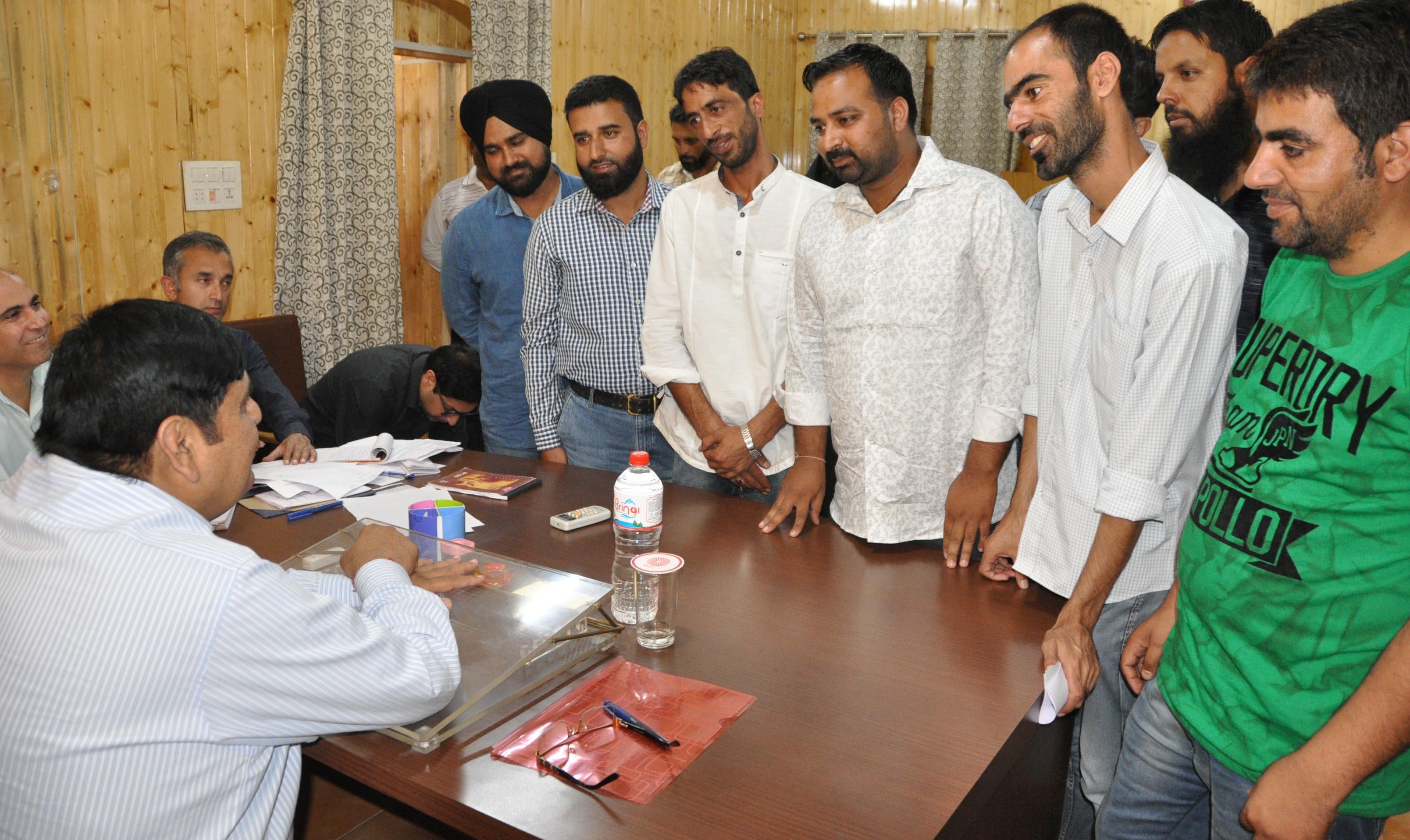 Vyas for speedy redress of public grievances