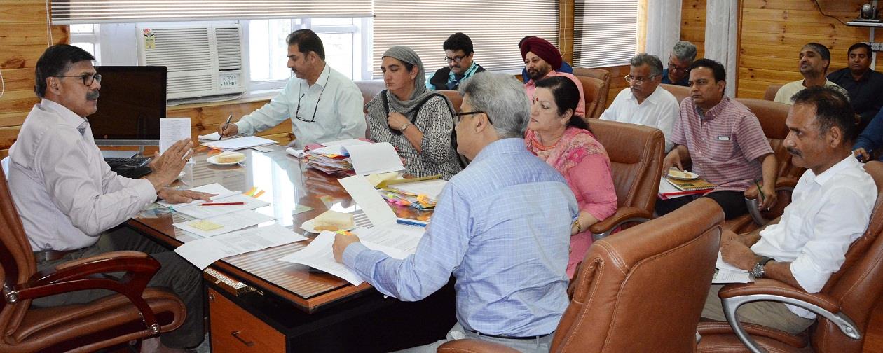 Advisor Kumar reviews functioning of Health & Medical Education Deptt