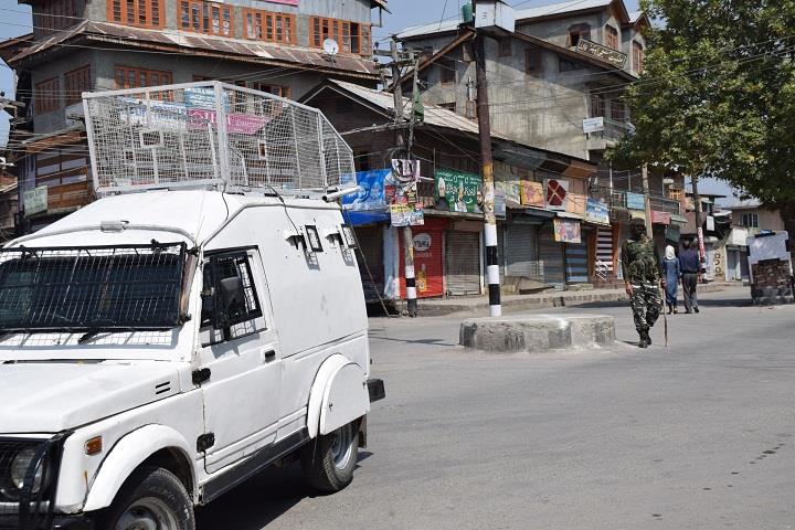 Kashmir shuts on JRL’s call against Kulgam militant, civilian killings