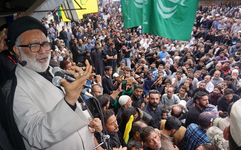 Aga Hasan leads Muharam procession in Magam