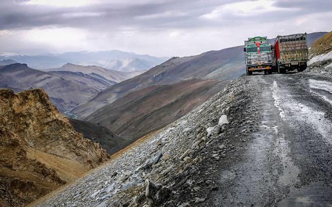 No traffic on Leh-Manali road for next 48-hours: Div Com