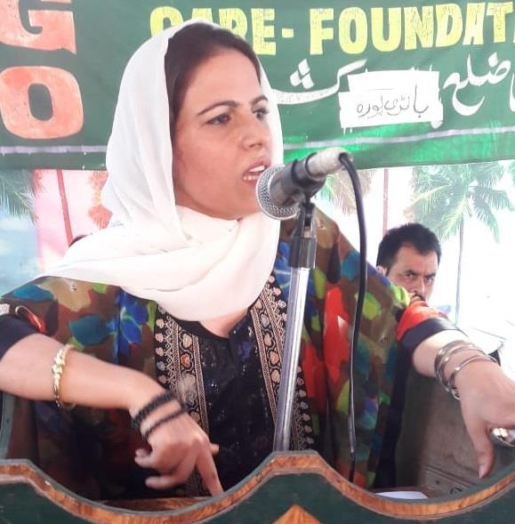 Safina Beig stresses upon unity between Shia, Sunni Muslims
