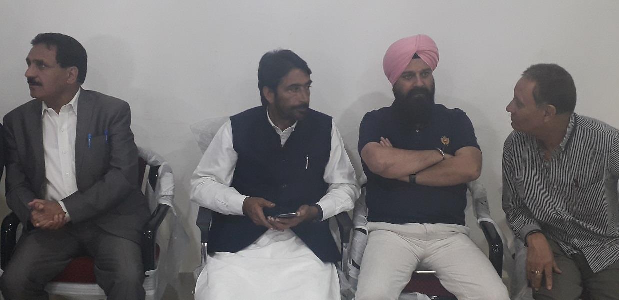 Prominent BJP Leader joins Congress
