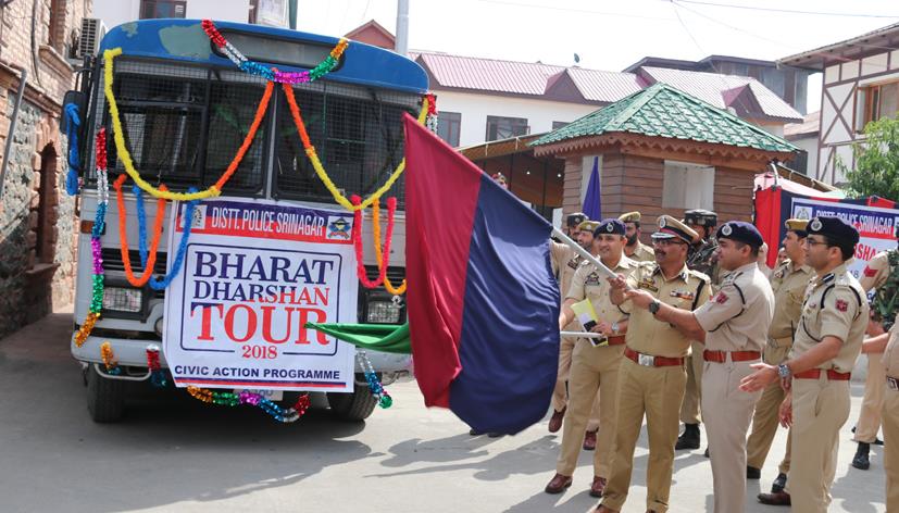 DGP flags off Bharat Darshan Tour at DPL Srinagar