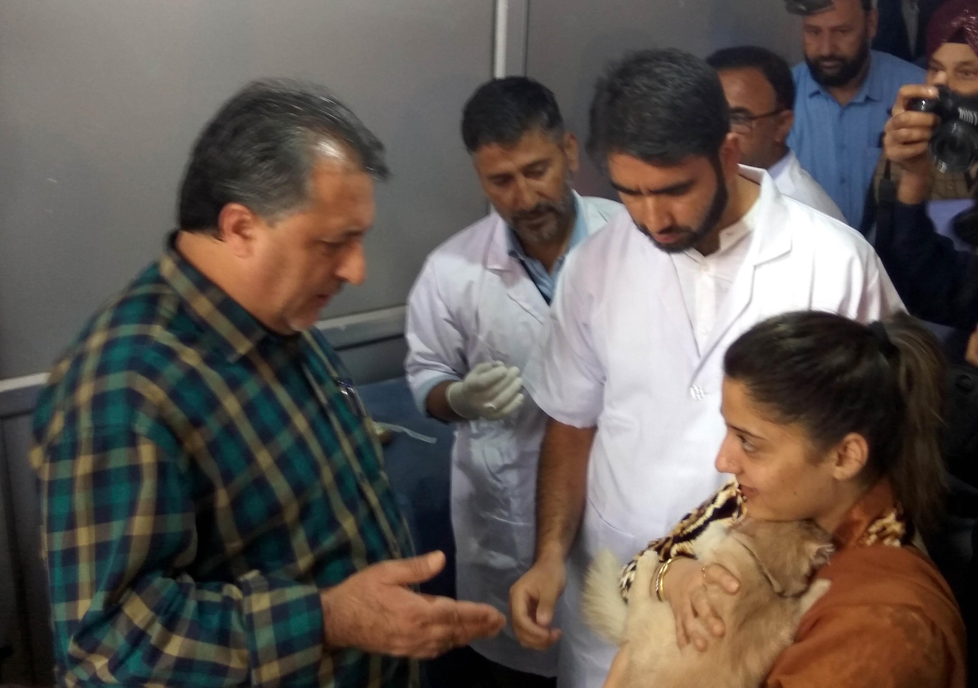 Samoon inaugurates free anti-rabies vaccination camp for pets