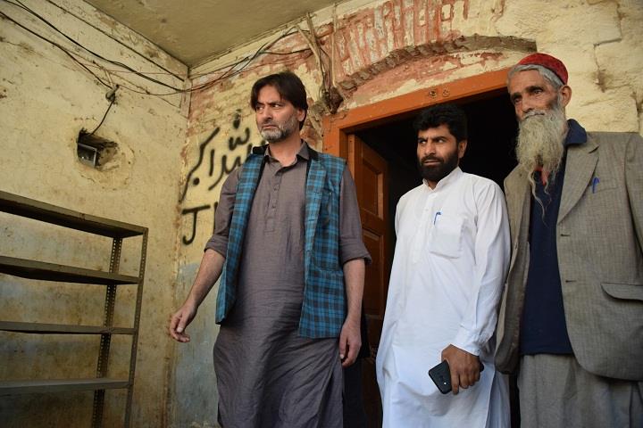 Yasin Malik detained from his Abi Guzar office