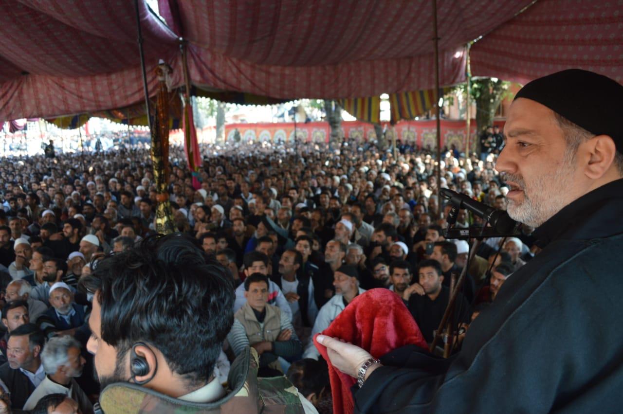 Thousands attend procession at Pattan in remembrance of Karabal martyrs