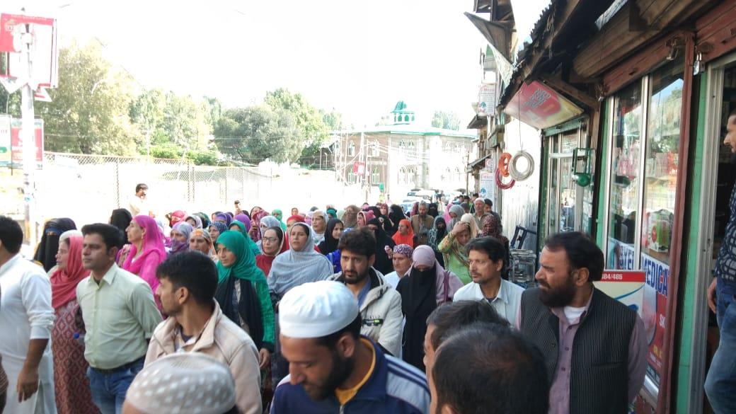 Woman dies of burn injuries, family alleges murder