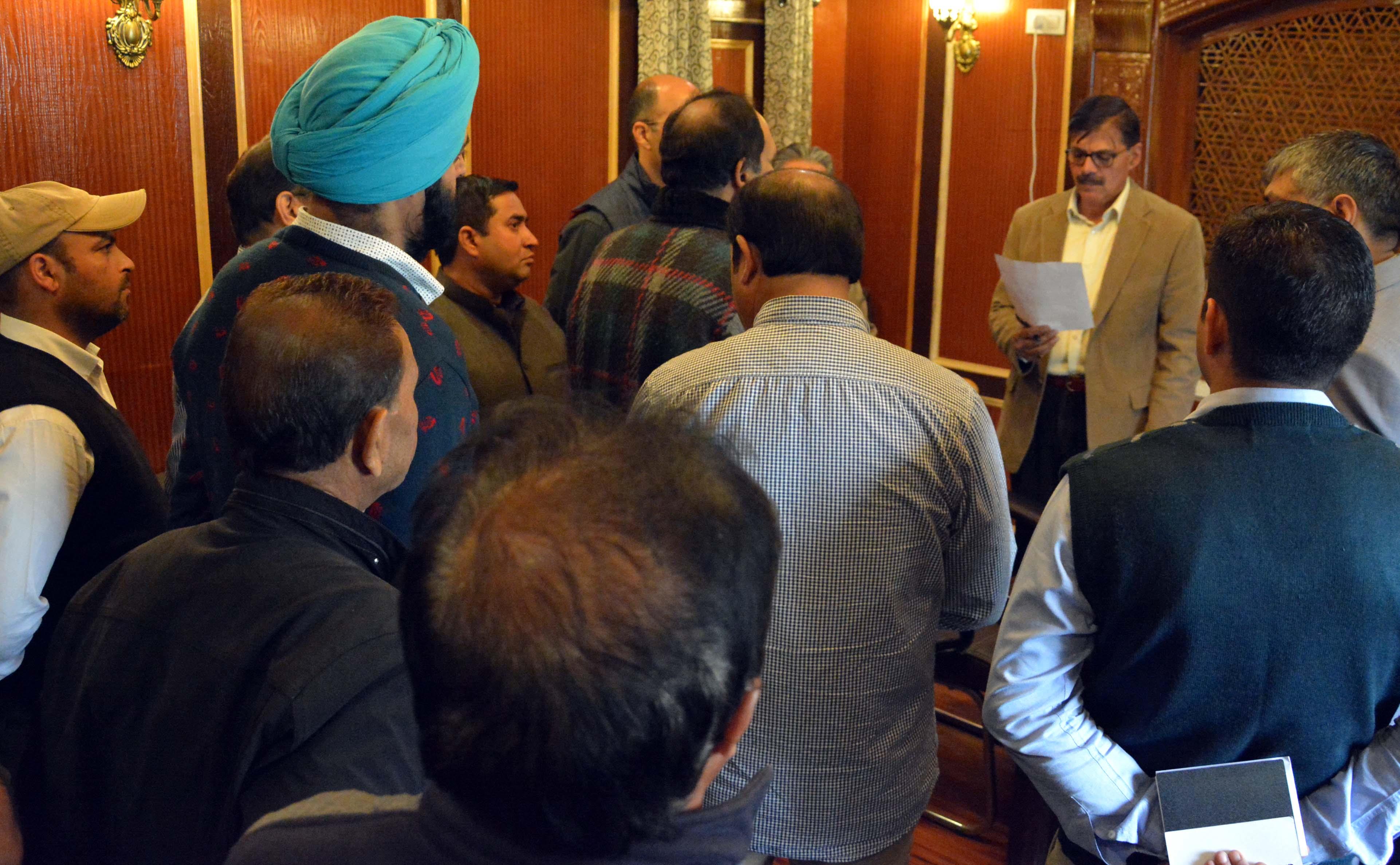 Advisor Kumar conducts public hearing in Srinagar