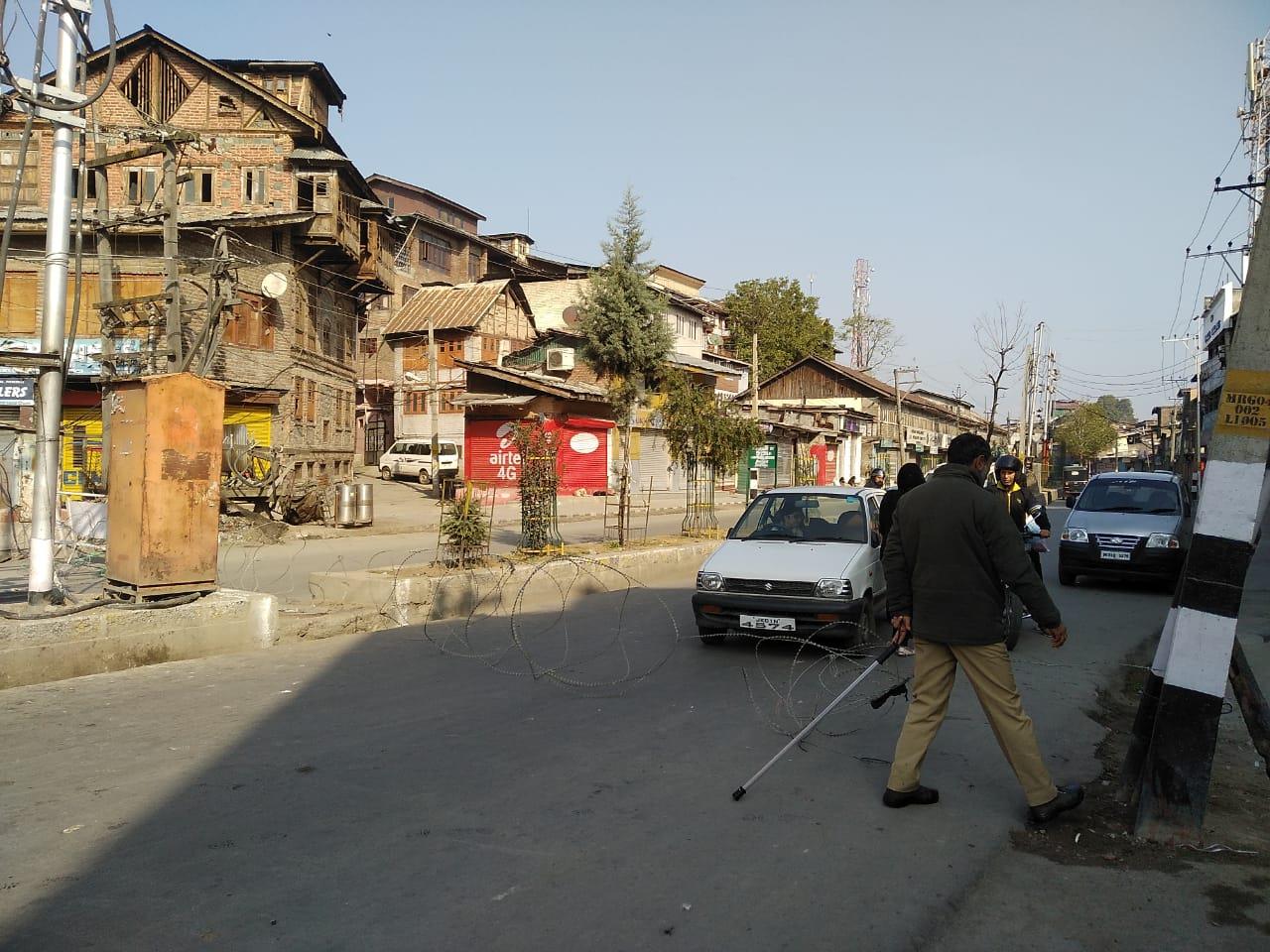 Kashmir shuts to mourn Manan Wani's death