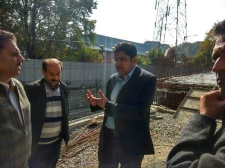 CEO ERA inspects progress of work on transport projects in Srinagar city