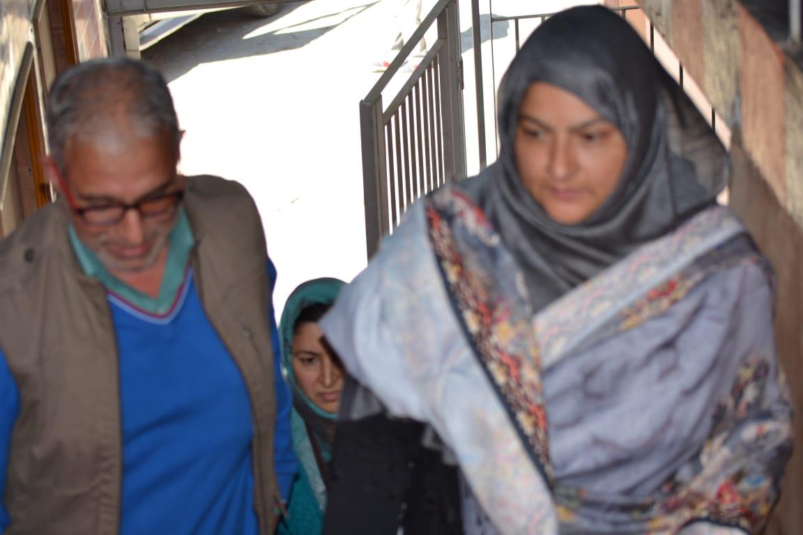 Director handloom visits handloom centres at Handwara, Kupwara