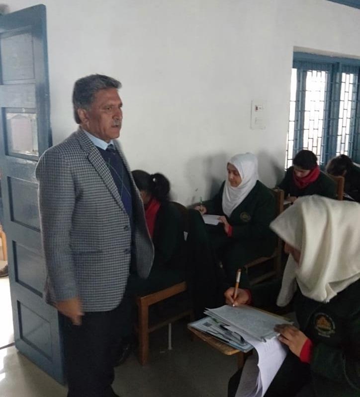 Advisor Ganai visits examination centres