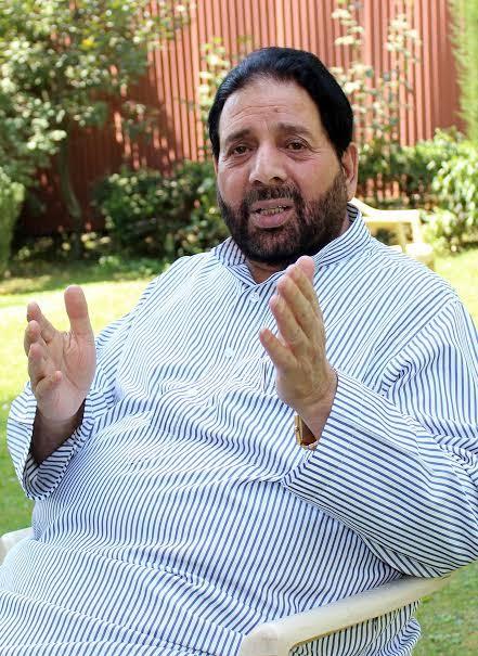 Administration buried under few inches of snow: Hakeem Yaseen