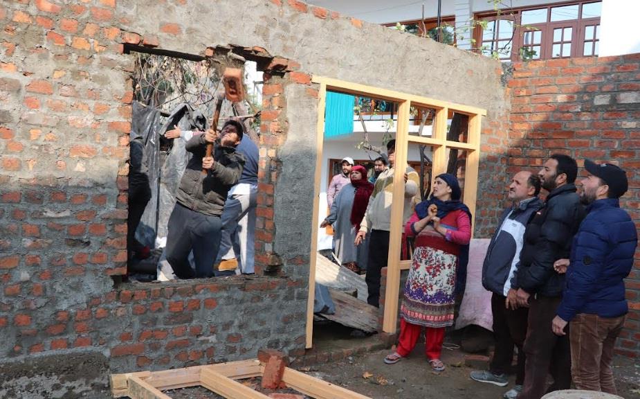 LAWDA demolishes illegal structures in old city areas