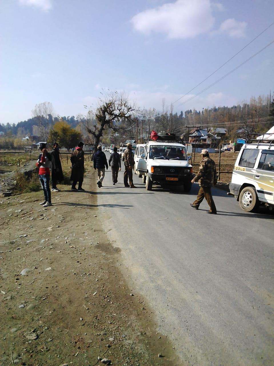 Checking squad of ARTO Kupwara recovers Rs 8900 from norm violators