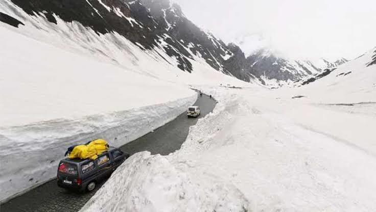 Traffic on Srinagar-Kargil highway restored after 8 days