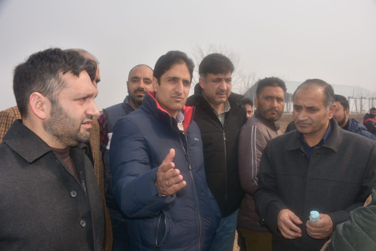 Mayor SMC visits landfill site Achan, tours city areas