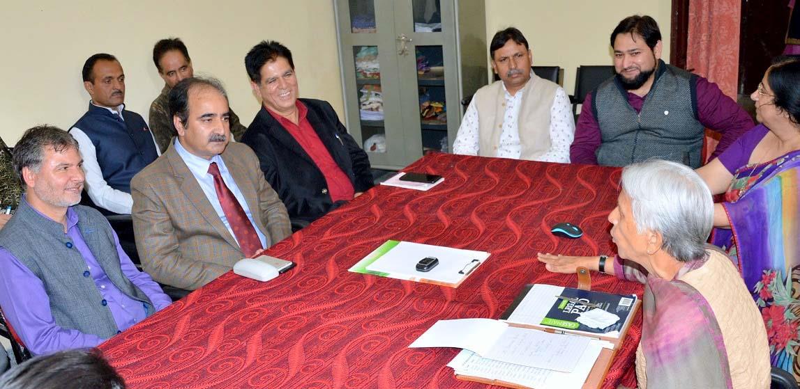 Dr Lone reviews functioning of JKSSWB