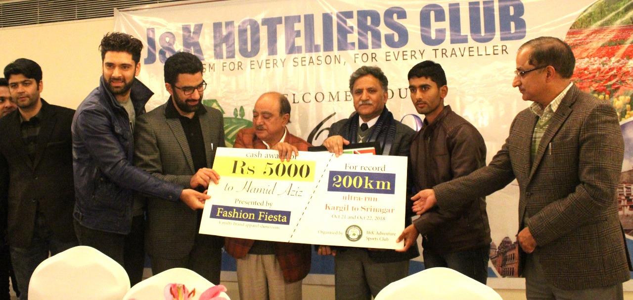 Hoteliers Club, Fashion Fiesta felicitate ultra-runner Hamid