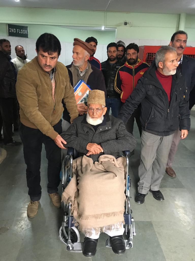 Geelani shifted to SKIMS for medical check-up