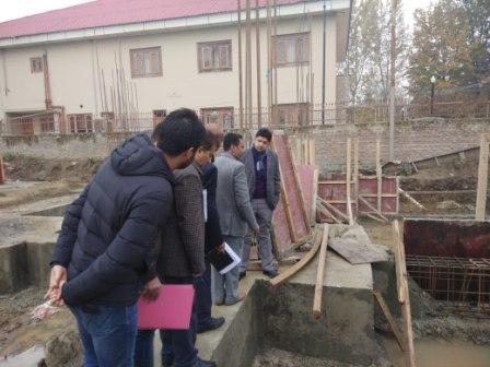 CEO ERA reviews progress on construction of Composite Market Centers for Silk, Wool