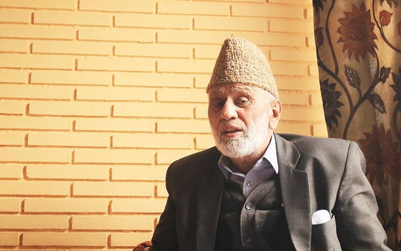 Sehrai grieved over demise of Geelani’s son-in-law