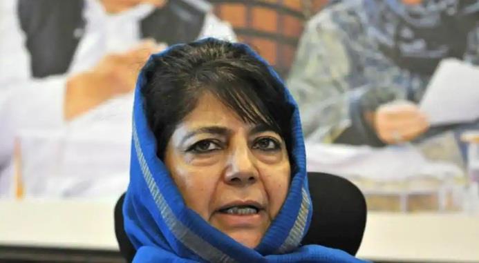 Mehbooba speaks to Arun Jaitley over J&K Bank issue