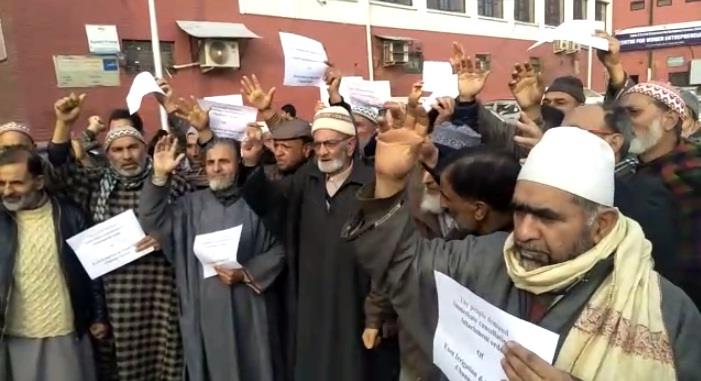 Residents of Soibug, adjacent areas stage protest