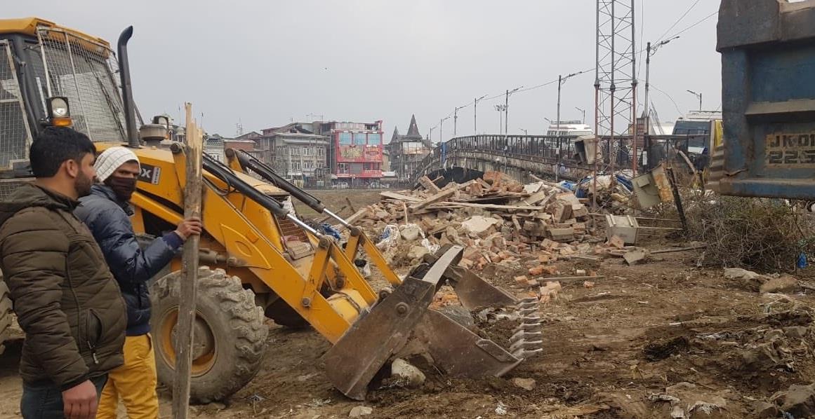 3 bunkers near Amirakadal demolished, Park to be developed on land cleared