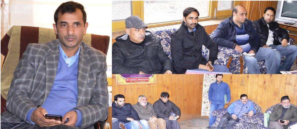 Hakak reviews functioning of DIPR Kashmir Division