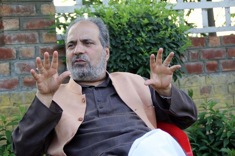 PDP patron, Muzaffar Beigh condemns Pulwama civilian killings